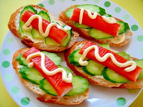 柚子胡椒風味☆カニカマときゅうりのカナッペ